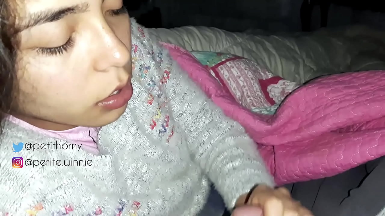 אני בולע את כל החלב המצטבר של בעלי - מראה לשון עם גמור