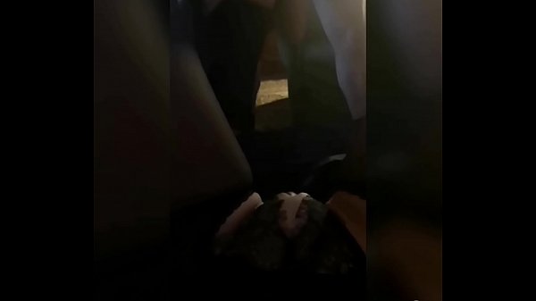 חם MJM. הבעל מזיין חברה מול אשתו. הכוס של אשתו נרטב, הפנטזיות המלוכלכות שלה פשוט משגעות את המוח