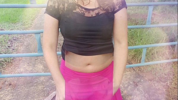 משחקת בחווה, אשת בית אמיתית, כלבה כלבה ובעלה הצונן בטבע