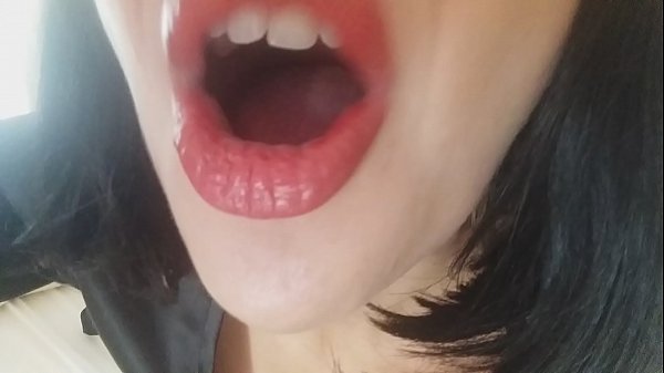 מותק, אמך החורגת לא מרשה לך ללכת לבית הספר היום... אני צריך אותך יותר מדי...